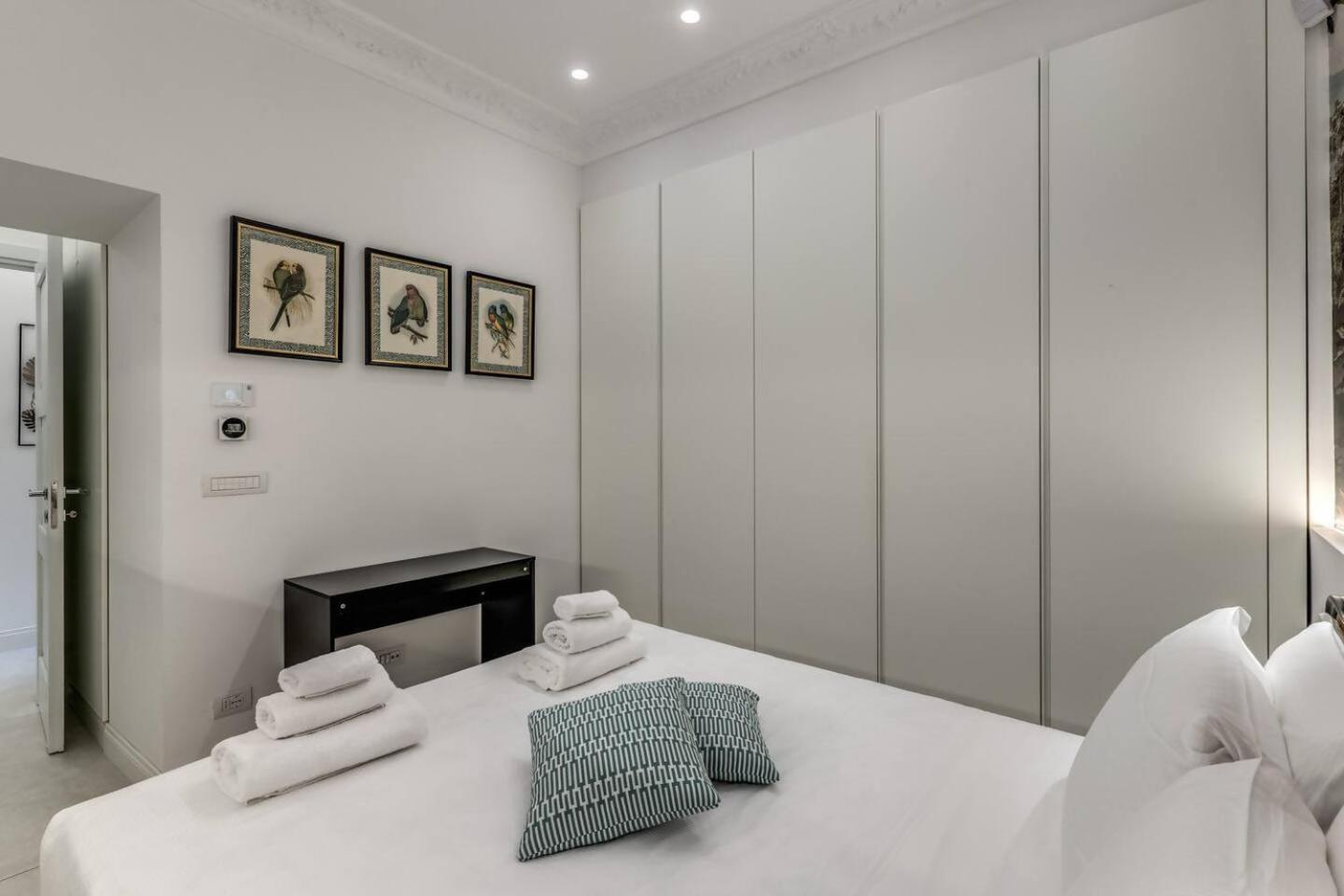 Luxury Flat With Terrace By Historic Center * Rom