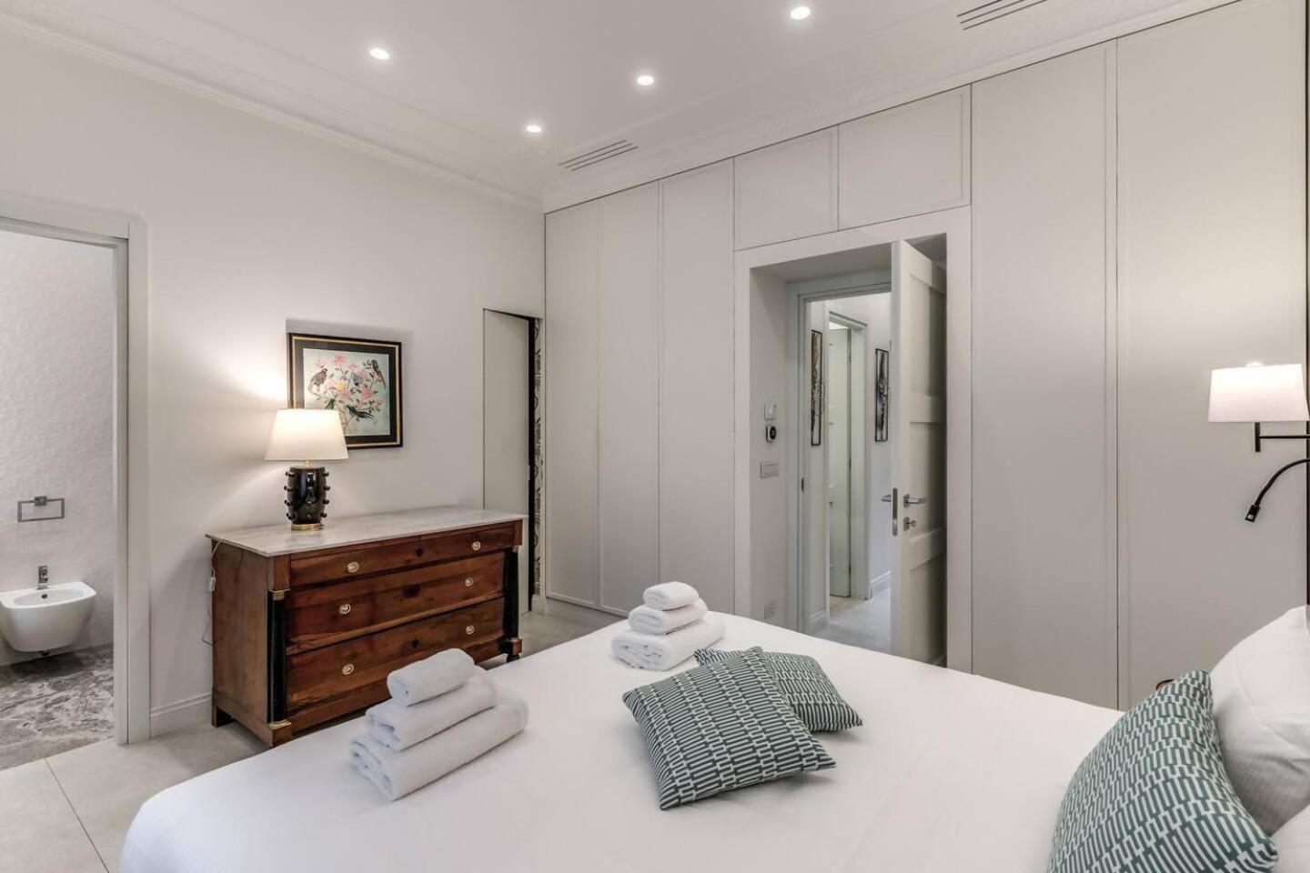 Apartment Luxury Flat With Terrace By Historic Center
