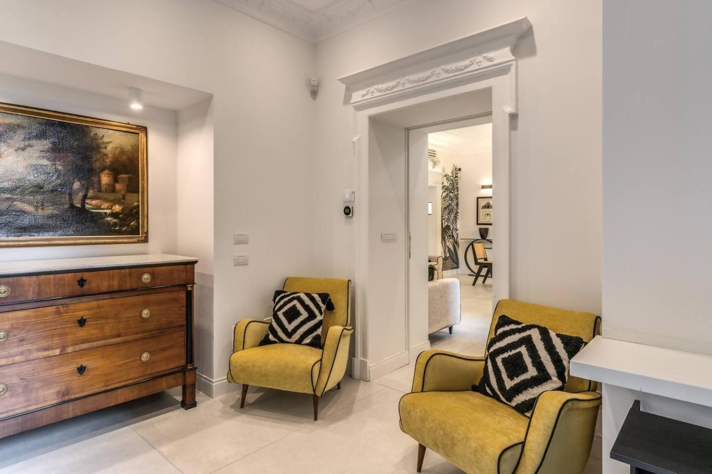 Luxury Flat With Terrace By Historic Center