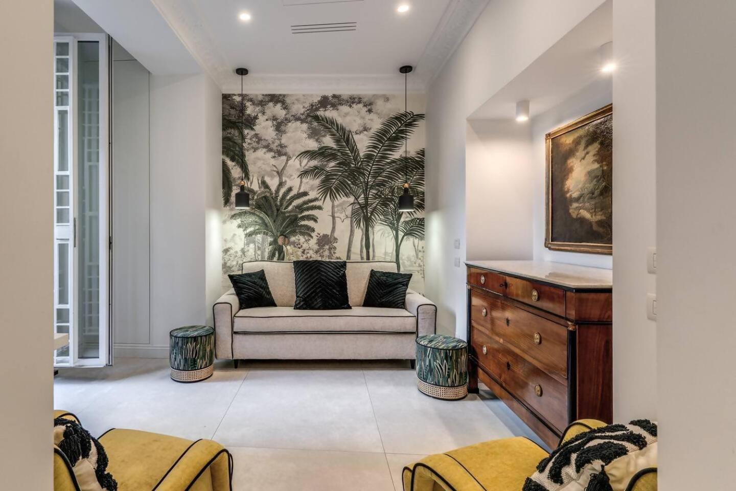 Luxury Flat With Terrace By Historic Center *