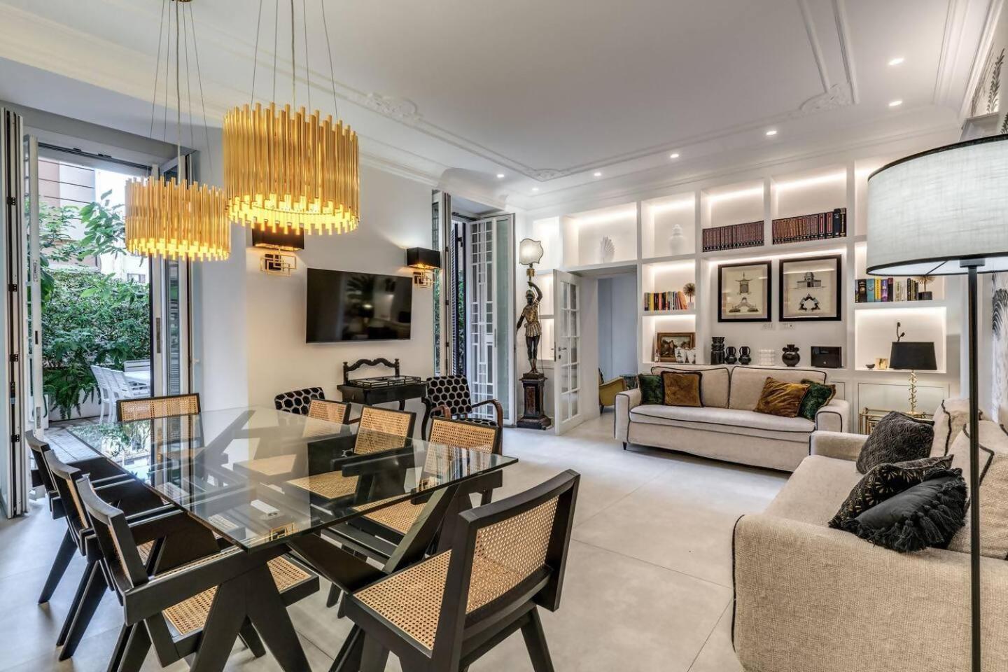 Luxury Flat With Terrace By Historic Center Apartment