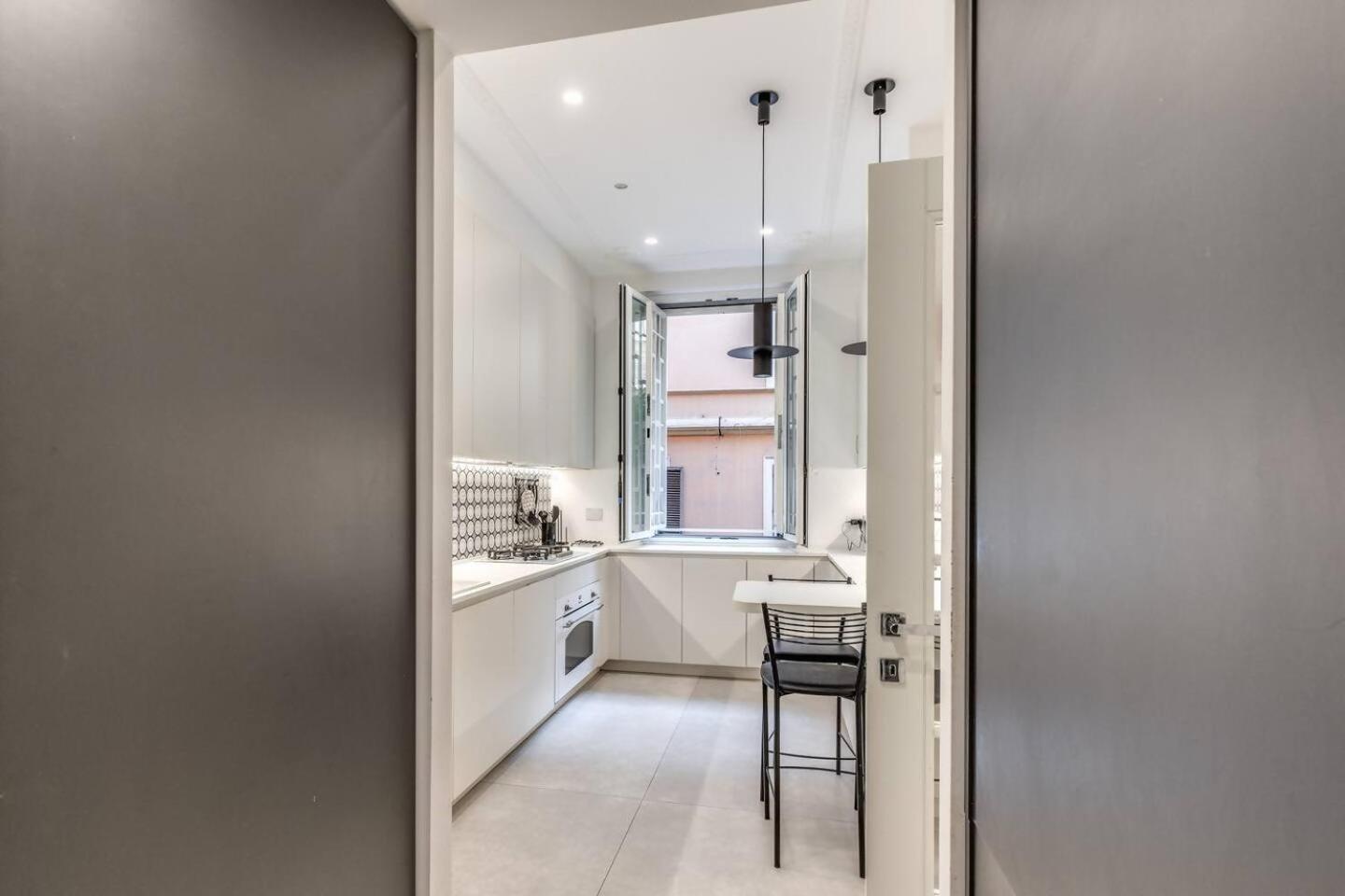 Luxury Flat With Terrace By Historic Center *