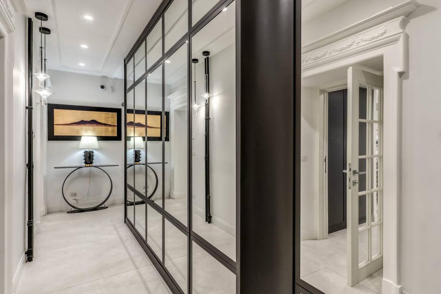 Apartment Luxury Flat With Terrace By Historic Center