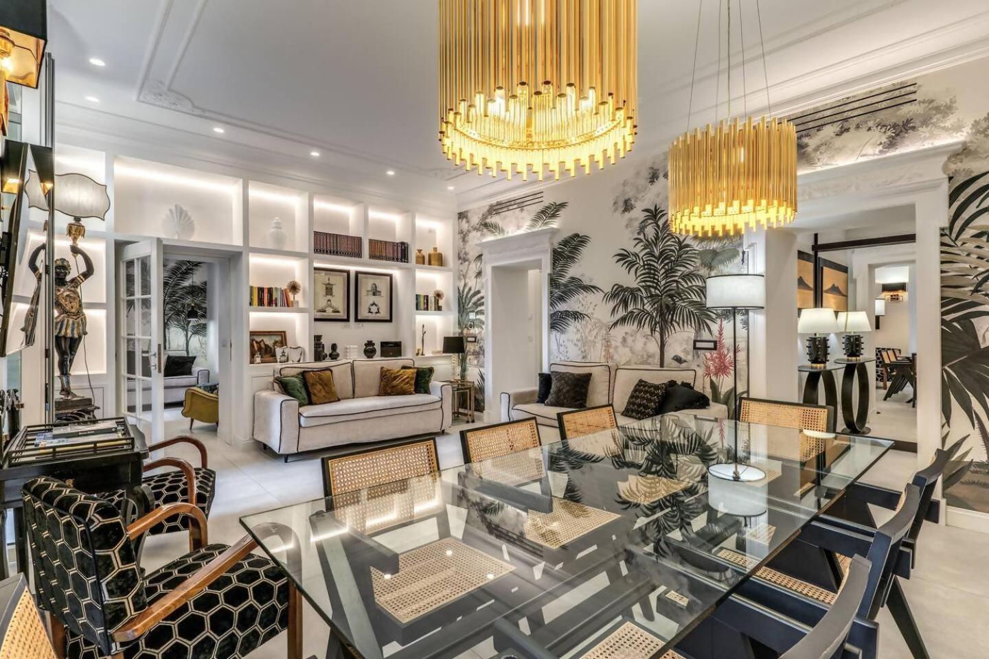 Luxury Flat With Terrace By Historic Center Apartment